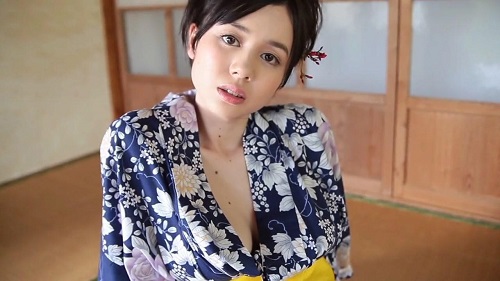 Aimi Yoshikawa – mỹ nhân sở hữu vòng 1 đẹp nhất Nhật Bản